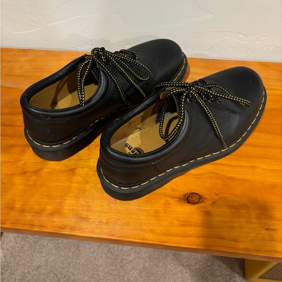 Men’s size 9 Doc Dr. Martens in really nice condition - Picture 2 of 7